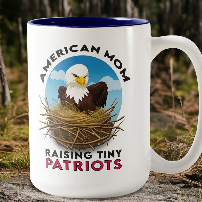 Tasse 2 Couleurs Patriotique Bald Eagle Nest Fierce American Mom US (Créateur téléchargé)