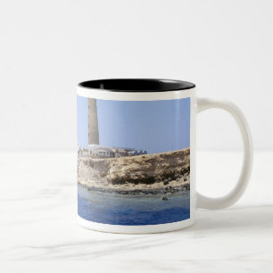 Tasse 2 Couleurs Phare sur les îles Brother, mer Rouge, Égypte
