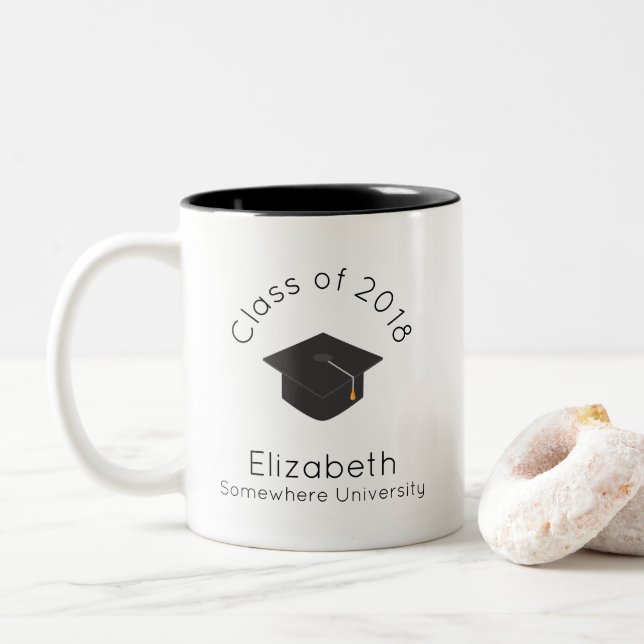 Tasse 2 Couleurs Plafond de diplôme sur classe noire de 20xx (Avec donut)