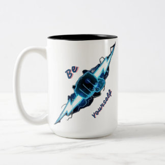 Tasse 2 Couleurs Poing Puissant Attrapant un Éclair - "Soyez Vous-M