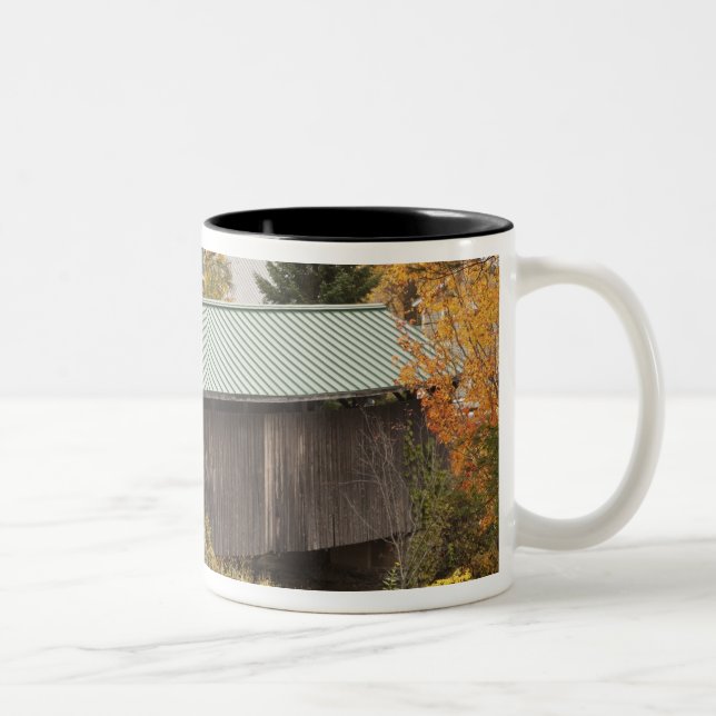 Tasse 2 Couleurs Pont couvert, Vermont, États-Unis (Droit)