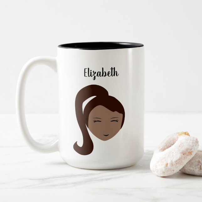 Tasse 2 Couleurs Portrait Chic: Illustration de fille brune personn (Avec donut)