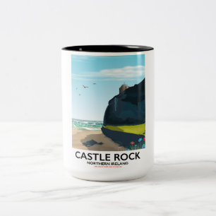 Tasse 2 Couleurs poster de voyage de castle rock north irlande.