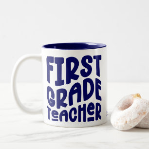 Tasse 2 Couleurs Professeur de première année Texte Bleu Marine