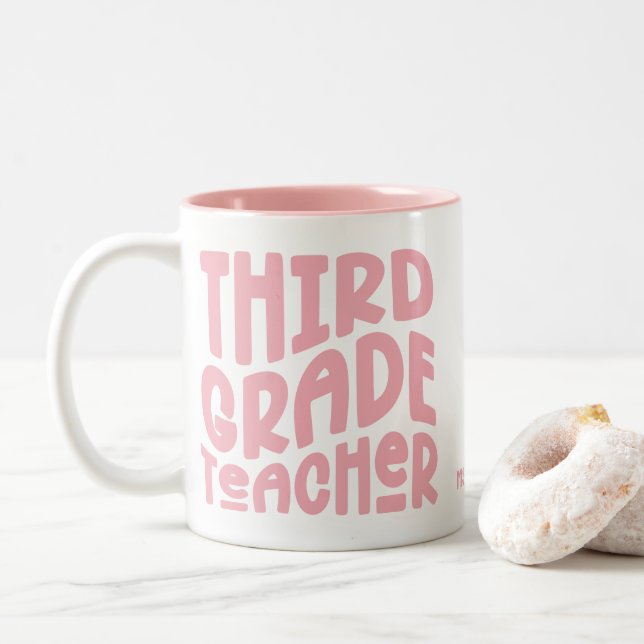 Tasse 2 Couleurs Professeur de Troisième Cycle Typographie Rose (Avec donut)