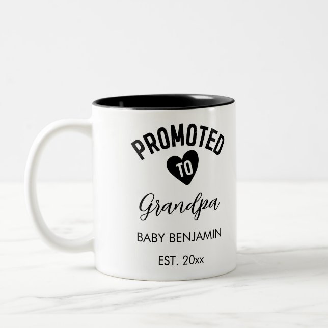 Tasse 2 Couleurs Promoté à Grand-père Nom personnalisé du bébé (Gauche)