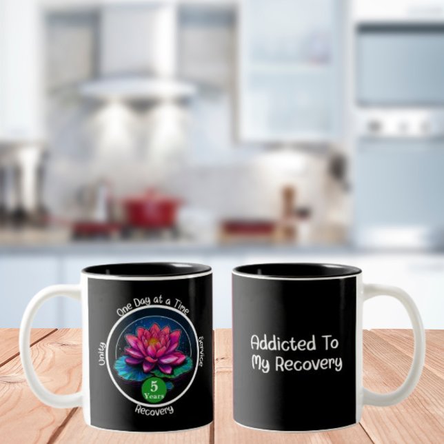 Tasse 2 Couleurs Puce de sobriété Lotus | Médaillon personnalisé en (Créateur téléchargé)