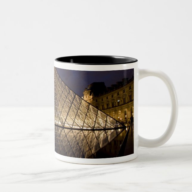 Tasse 2 Couleurs Pyramide du Louvre par l'architecte I.M. Pei à (Droit)