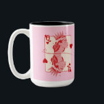 Tasse 2 Couleurs Queen of Hearts Red and Pink Preppy Art<br><div class="desc">Cette conception présente une représentation audacieuse et royale de la carte de la Reine des Coeurs. La figure centrale, illustrée dans un style miroir, présente une femme sereine et élégante aux cheveux fluides et à la couronne pétillante. La palette rouge et rose vibrante domine le design, ajoutant un air de...</div>
