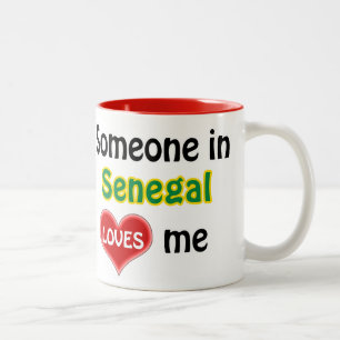 Tasse 2 Couleurs Quelqu'un au Sénégal m'aime