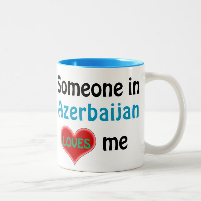 Tasse 2 Couleurs Quelqu'un en Azerbaïdjan m'aime (Droit)