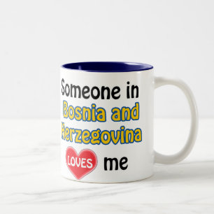 Tasse 2 Couleurs Quelqu'un en Bosnie-Herzégovine m'aime