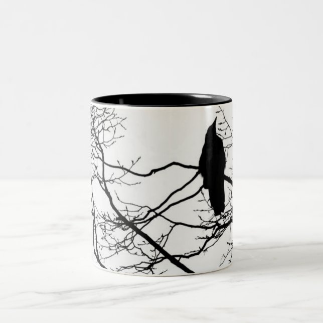Tasse 2 Couleurs Raven gothique dans un arbre (Centre)