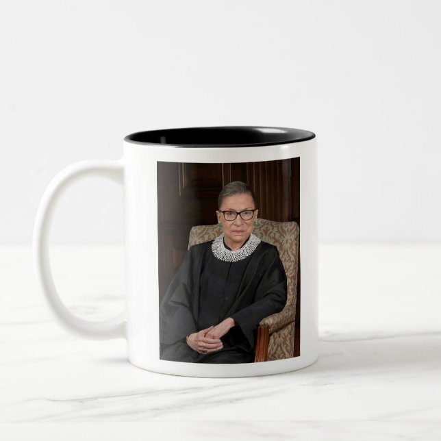 Tasse 2 Couleurs Ruth Bader Ginsburg Portrait (Gauche)