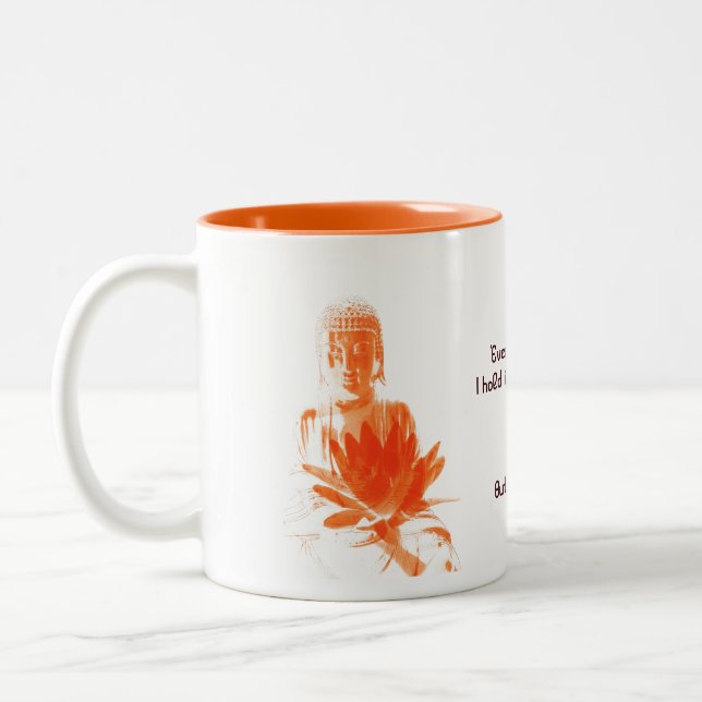 Tasse 2 Couleurs safran Bouddha Gautama avec la citation au sujet (Gauche)