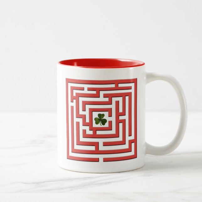 Tasse 2 Couleurs Shamrock dans le défi rouge de labyrinthe (Droit)