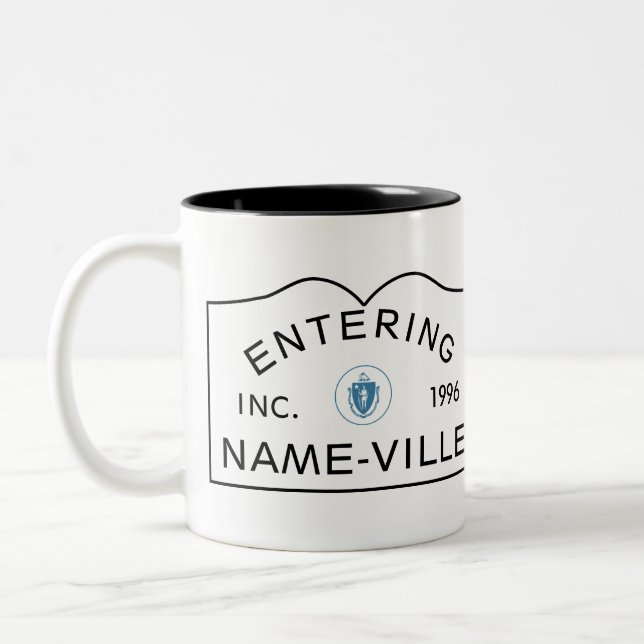 Tasse 2 Couleurs Signe nommé PERSONNALISÉ de ville du Massachusetts (Gauche)