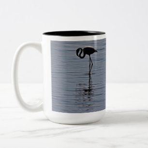 Tasse 2 Couleurs Silhouette artistique d'un Flamant rose solitaire