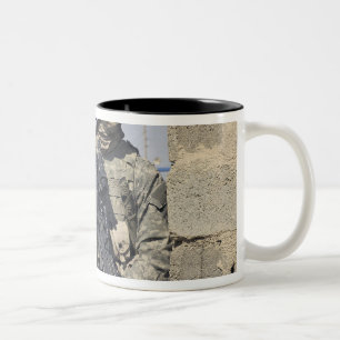 Tasse 2 Couleurs Soldat armé avec un MK-48
