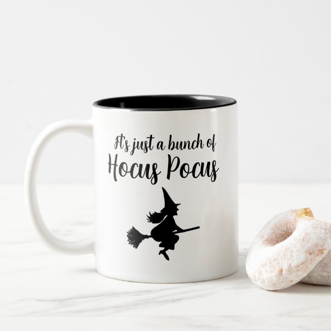 Tasse 2 Couleurs Sorcière d'Halloween sur Broom vol Hocus Pocus (Avec donut)