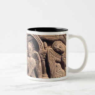 Tasse 2 Couleurs Soulagement dépeignant des saints avec un séraph