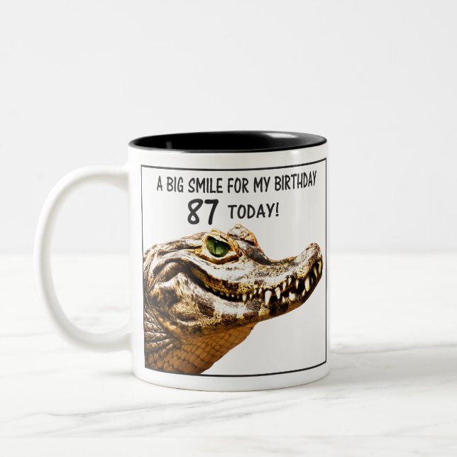 Tasse 2 Couleurs Sourire d'alligator pour 87e anniversaire (Gauche)