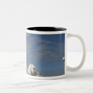 Tasse 2 Couleurs Space Shuttle Atlantis se lève sur 23