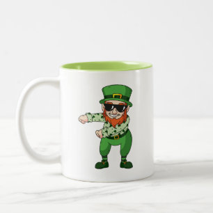 Tasse 2 Couleurs st patrick leprechaun flossant danse