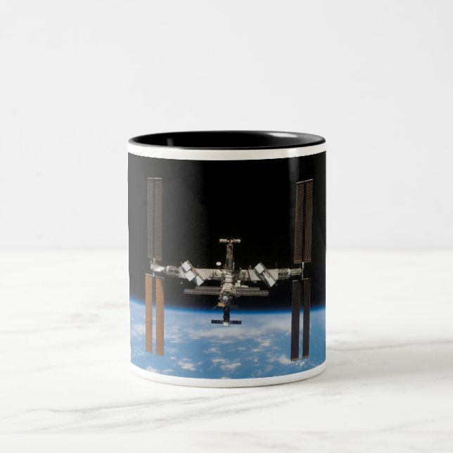 Tasse 2 Couleurs Station Spatiale Internationale -- Vu de (Centre)