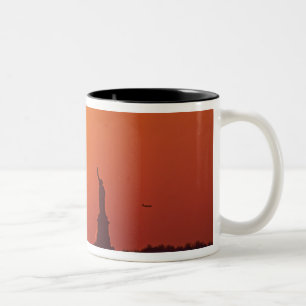 Tasse 2 Couleurs Statue de la Liberté, port de New York, NY, États-
