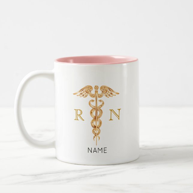 Tasse 2 Couleurs Symbole du caducée doré et monogramme d'infirmière (Gauche)