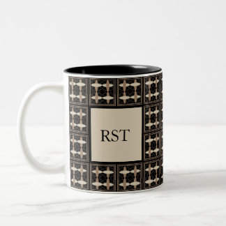 Tasse 2 Couleurs Tan sur les initiales noires