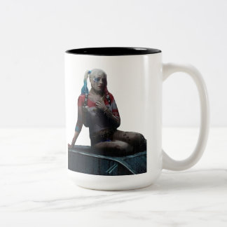 TASSE 2 COULEURS TAZA HARLEY QUINN SENTADA