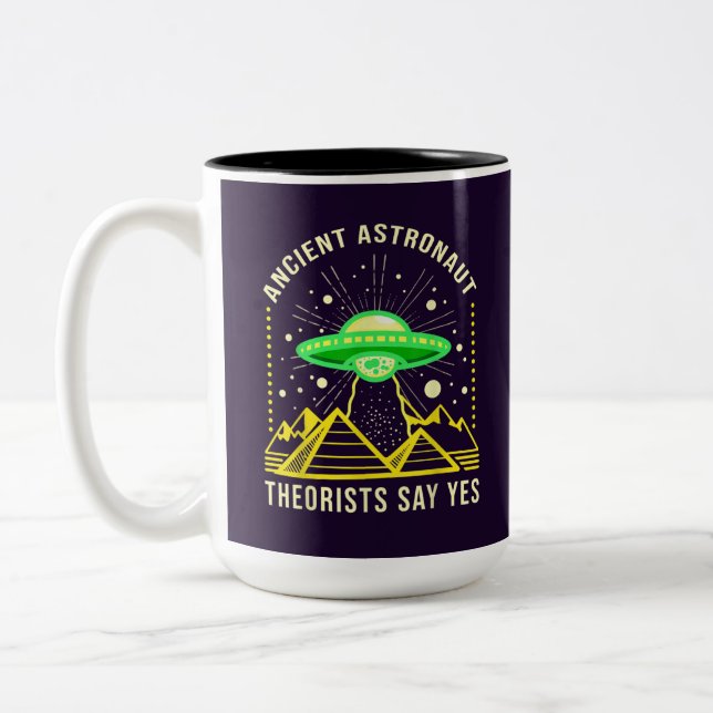 Tasse 2 Couleurs Théoristes des astronautes anciens disent oui Théo (Gauche)