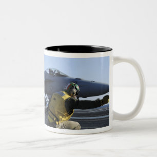 Tasse 2 Couleurs Tireurs à bord d'USS George HW Bush