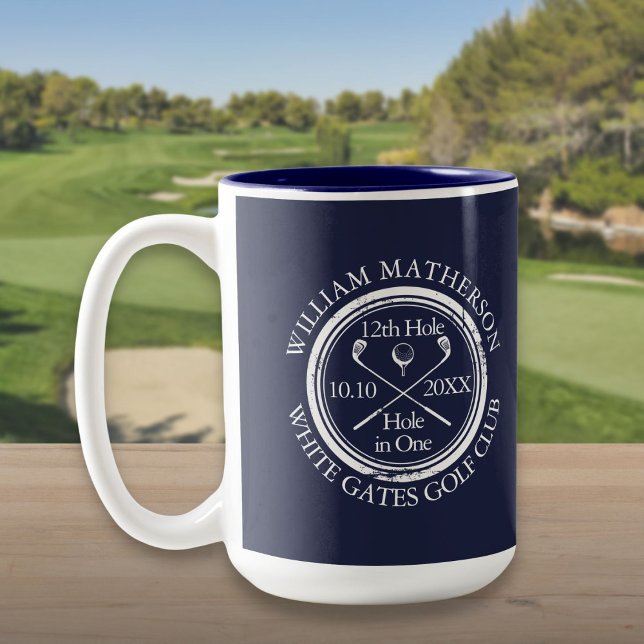 Tasse 2 Couleurs Trou en un bleu marine Golf personnalisé (Hole in One Navy Blue Personalized Golf Two-Tone Coffee Mug)