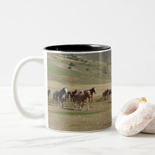 Tasse 2 Couleurs Troupeau de chevaux (Avec donut)