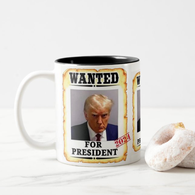 Tasse 2 Couleurs Trump 2024 le plus recherché (Avec donut)
