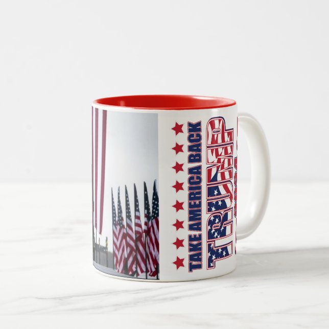 Tasse 2 Couleurs Trump 2024 : Reprendre l'Amérique (Devant droit)