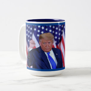 Tasse 2 Couleurs Trump 2024 : Retour de l'Amérique