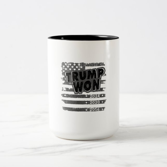 Tasse 2 Couleurs Trump a gagné 2024 (Centre)