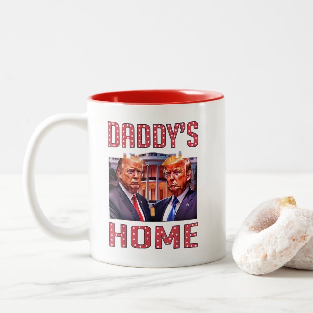 Tasse 2 Couleurs Trump Daddys Maison Blanche 2024 (Avec donut)