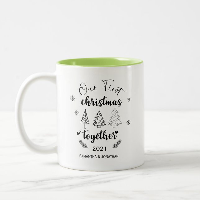 Tasse 2 Couleurs Typographie Notre Premier Noël Ensemble (Gauche)