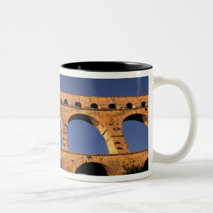 Tasse 2 Couleurs UE, France, Provence, Gard, Pont du Gard. Romain