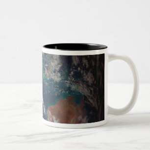 Tasse 2 Couleurs Un à pleine vue de la terre montrant des données