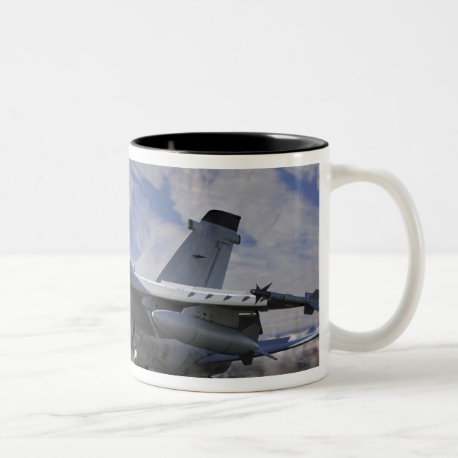 Tasse 2 Couleurs Un chasseur AMX de l'armée de l'air italienne (Droit)
