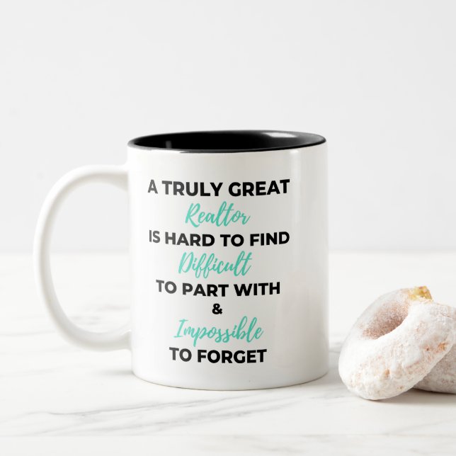 Tasse 2 Couleurs Un Excellent Agent Immobilier Est Difficile À Trou (Avec donut)