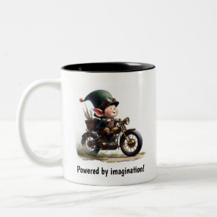 Tasse 2 Couleurs Un jeune enfant heureux à bord d'une moto Steampun