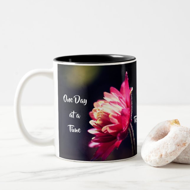 Tasse 2 Couleurs Un Jour À La Fois Citation Fleur Personnalisé (Avec donut)