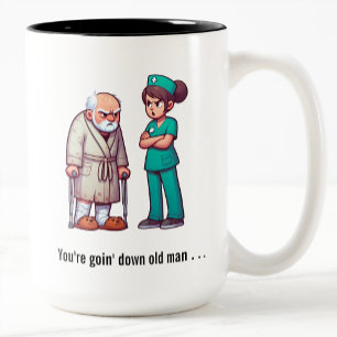 Tasse 2 Couleurs Un patient âgé crie à une infirmière épuisée